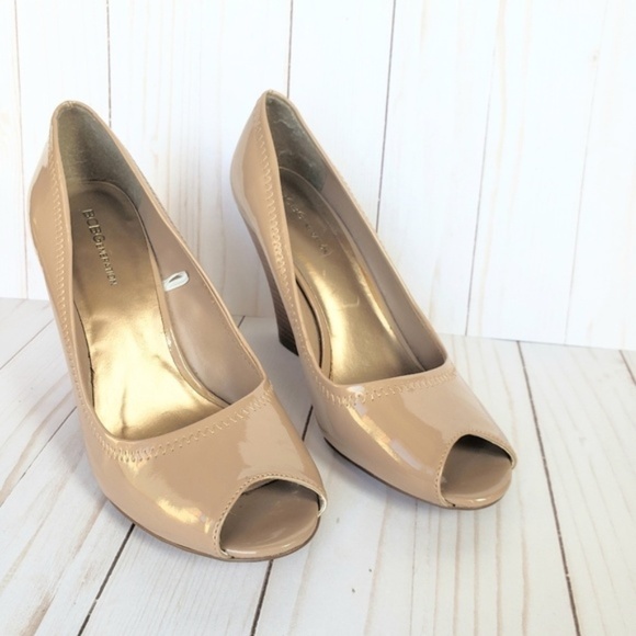 EUC BCBGeneration Patent Leather Wedges Tan 8.5 - Picture 2 of 6